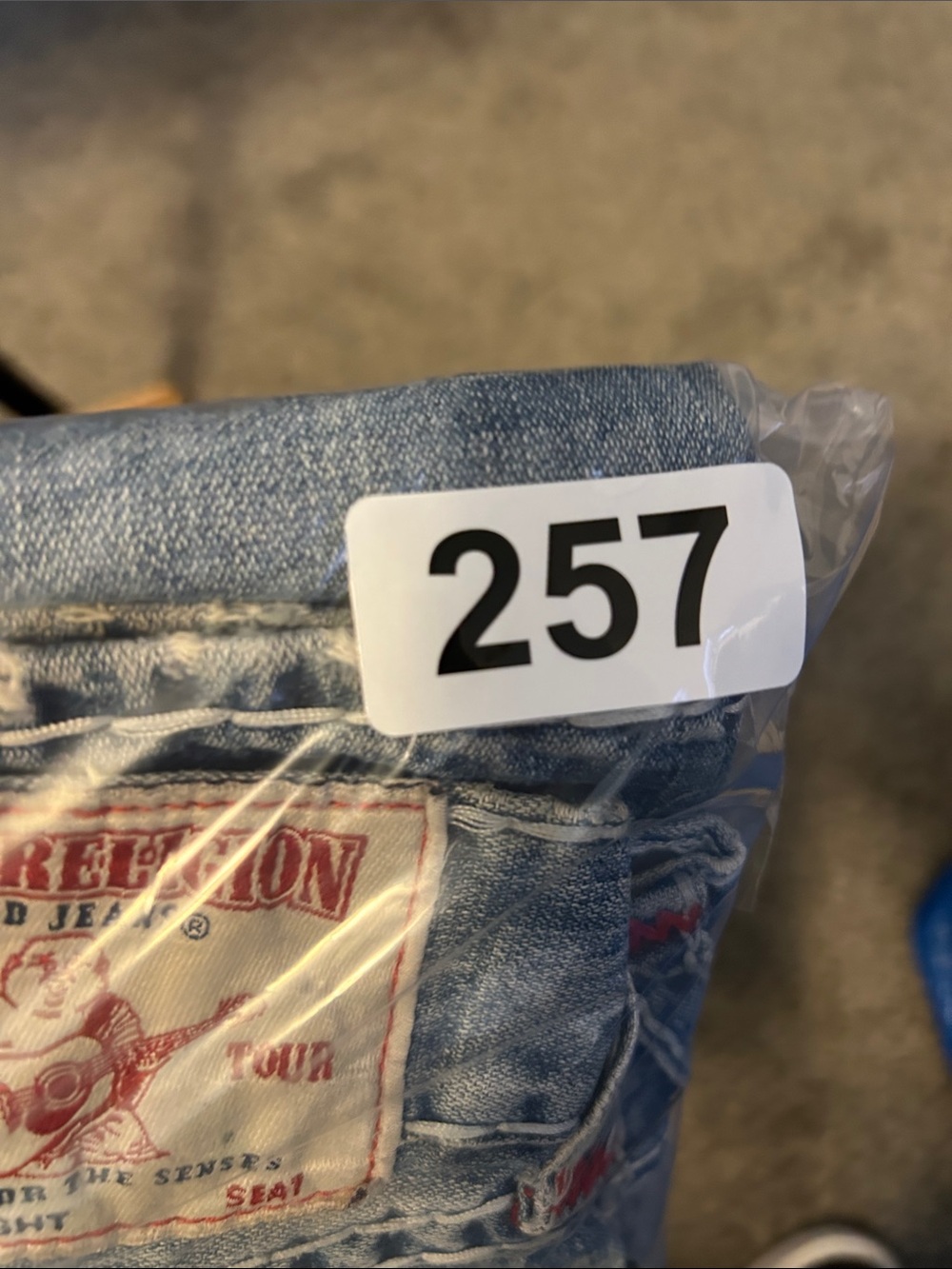 True Religion "WORLD TOUR" Men’s/ size 31/ Ricky Red Stitch Super T jeans - Picture 16 of 16
